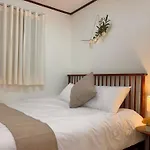 Bbo Stay, Seoul #Airportbus #Subway Line2 #Sillimstation #Uptoguests #3Rooms4Beds