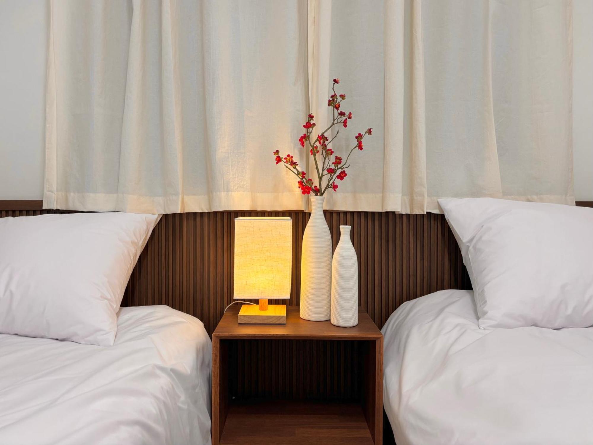 Bbo Stay, #airportbus #subway Line2 #sillimstation #uptoguests #3rooms4beds Apartment *