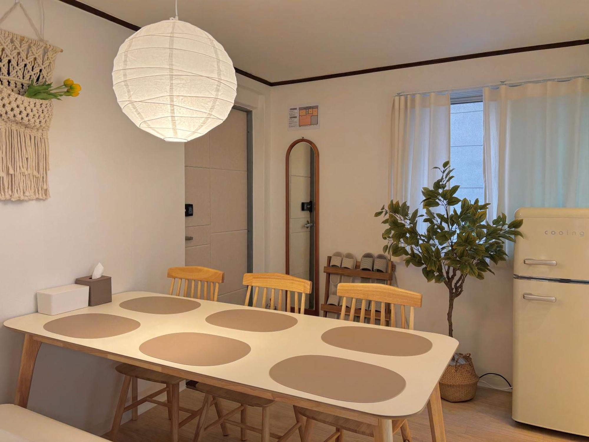 Bbo Stay, #airportbus #subway Line2 #sillimstation #uptoguests #3rooms4beds * Seoul